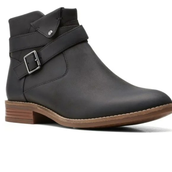 Clarks Shoes - Clarks Camzin Dime Ankle Bootie - 11